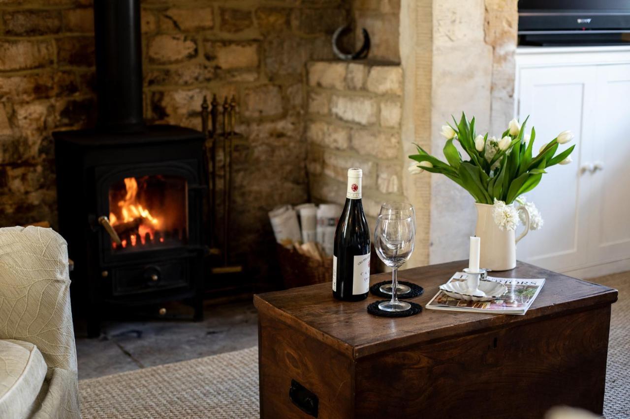 Gleneda Cottage - A Renovated, Traditional Cotswold Cottage Full Of Charm With Fireplace And Garden Bourton on the Hill Buitenkant foto