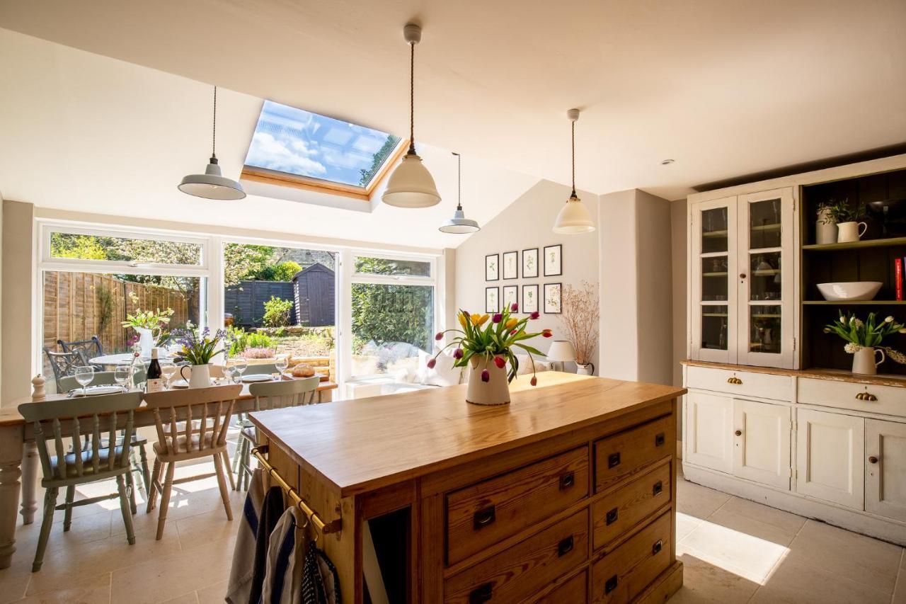 Gleneda Cottage - A Renovated, Traditional Cotswold Cottage Full Of Charm With Fireplace And Garden Bourton on the Hill Buitenkant foto